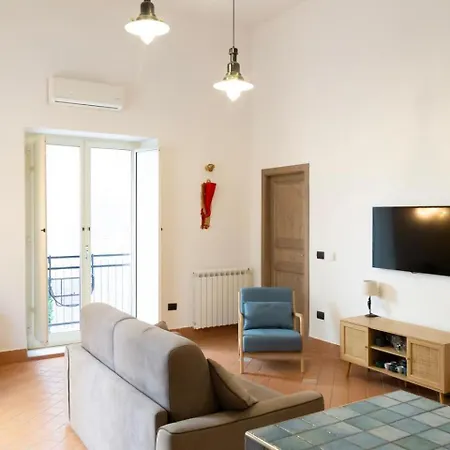 Casa Nostra Ai Spagnoli Apartment Neapel
